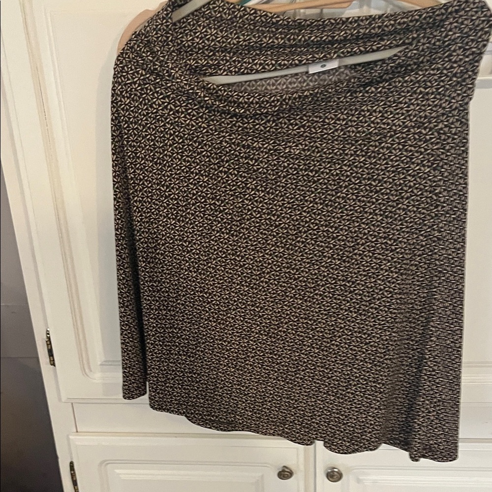 Black and White Patterned Skirt- Motherhood
